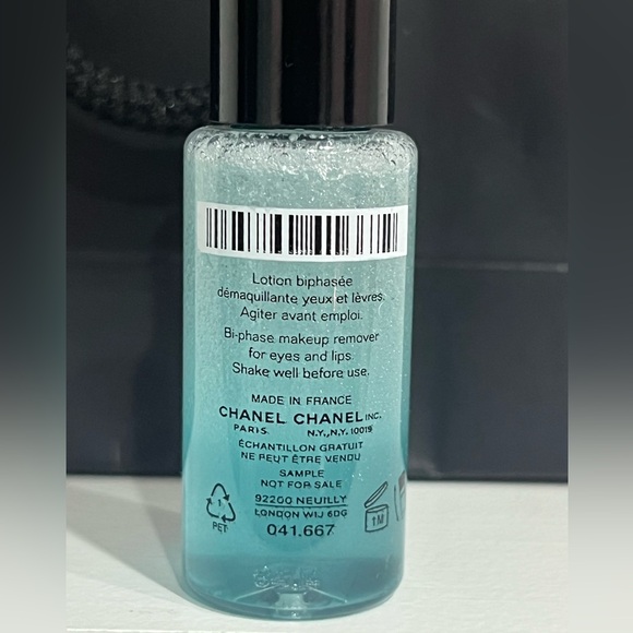 Chanel Demaquillant Yeux Intense
(Eye Makeup Remover) - Picture 13 of 16